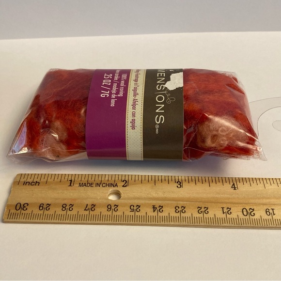 6 Dimensions FeltWorks 100% Wool Red Curly Roving 0.25oz Needle Felting Crafts - Picture 16 of 16